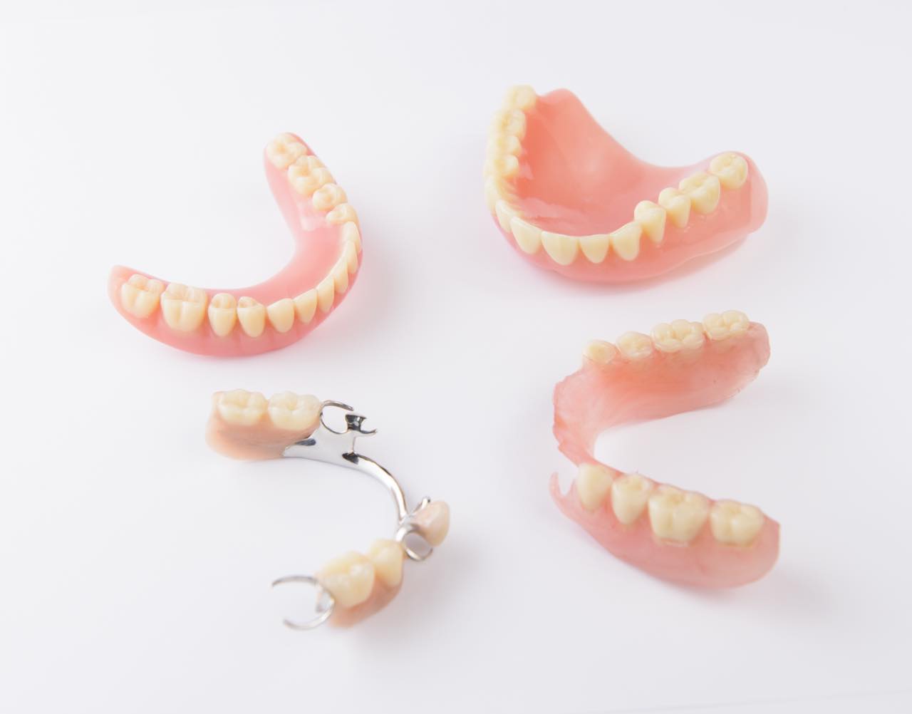 入れ歯が痛い原因と安定剤の選び方と使い方