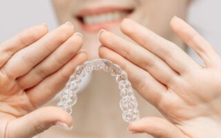 マウスピース矯正は痛い？痛みが出るケースと対処法